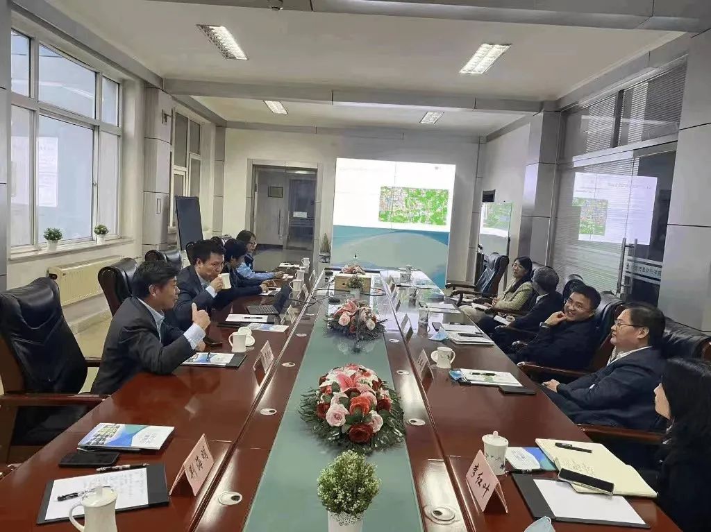 大興區副區長蔡小軍一行蒞臨天罡集團調研指導